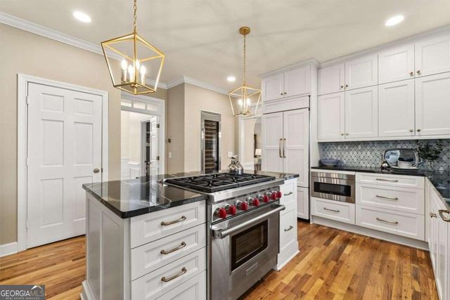 9570 Huntcliff Trace, Sandy Springs, GA 30350