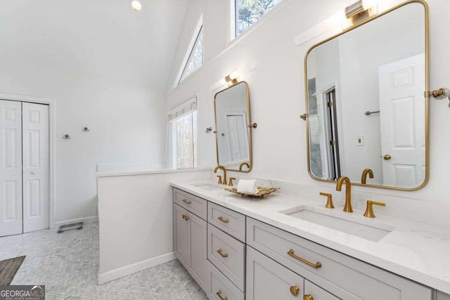 9570 Huntcliff Trace, Sandy Springs, GA 30350