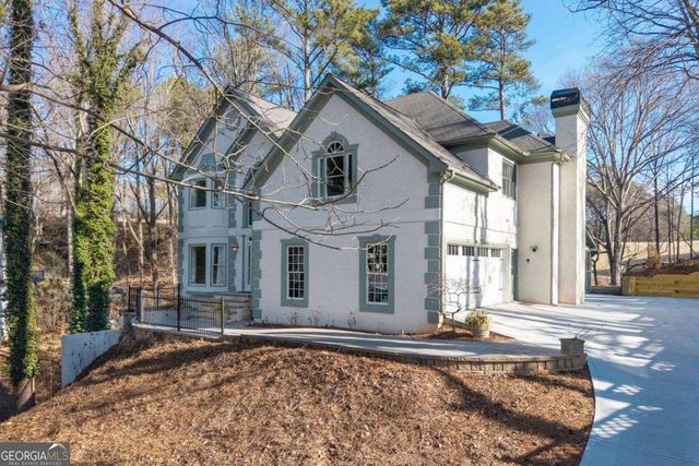 9570 Huntcliff Trace, Sandy Springs, GA 30350