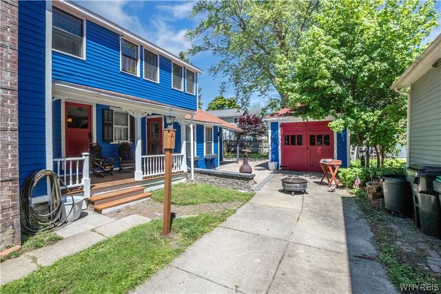 33 North Ellicott Street, Amherst, NY 14221
