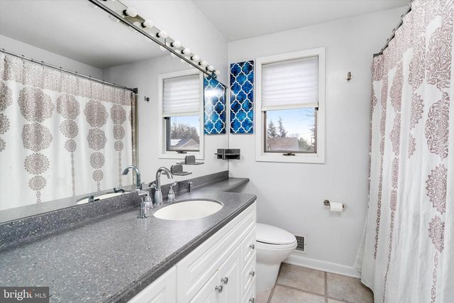 90 HEMPSTEAD RD, Hamilton, NJ 08610