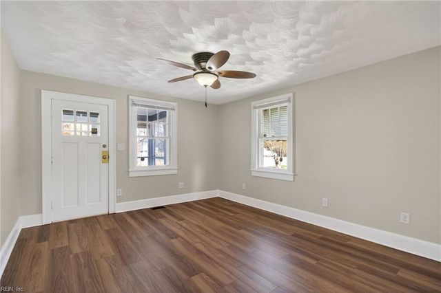 17 Shea ST, Portsmouth, VA 23701