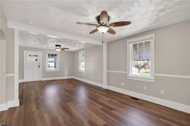 17 Shea ST, Portsmouth, VA 23701