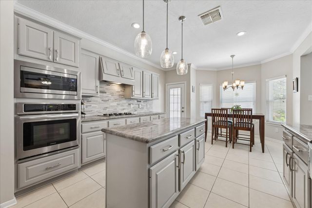 13902 Mill Garden Court, Houston, TX 77059