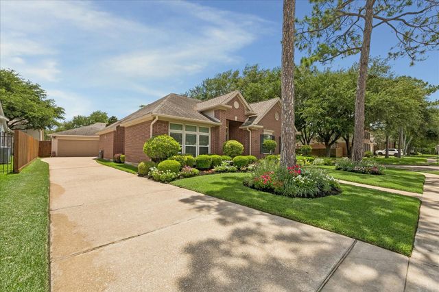13902 Mill Garden Court, Houston, TX 77059