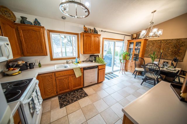 6012 Fairway Dr NW, Rochester, MN 55901