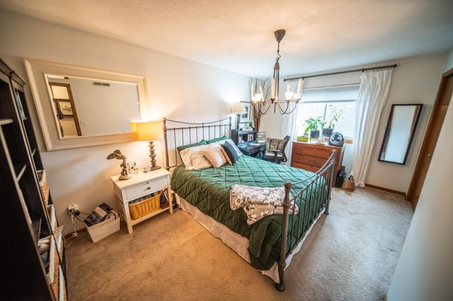 6012 Fairway Dr NW, Rochester, MN 55901