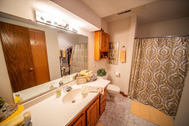 6012 Fairway Dr NW, Rochester, MN 55901