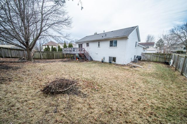 6012 Fairway Dr NW, Rochester, MN 55901