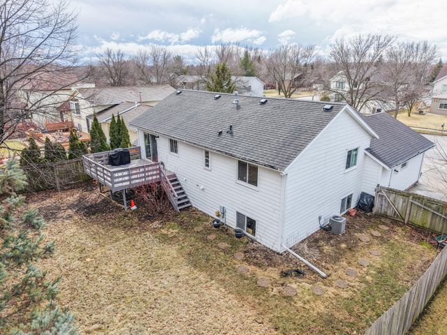 6012 Fairway Dr NW, Rochester, MN 55901