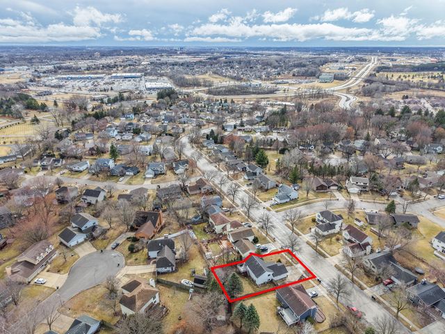 6012 Fairway Dr NW, Rochester, MN 55901