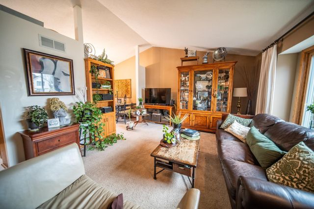 6012 Fairway Dr NW, Rochester, MN 55901