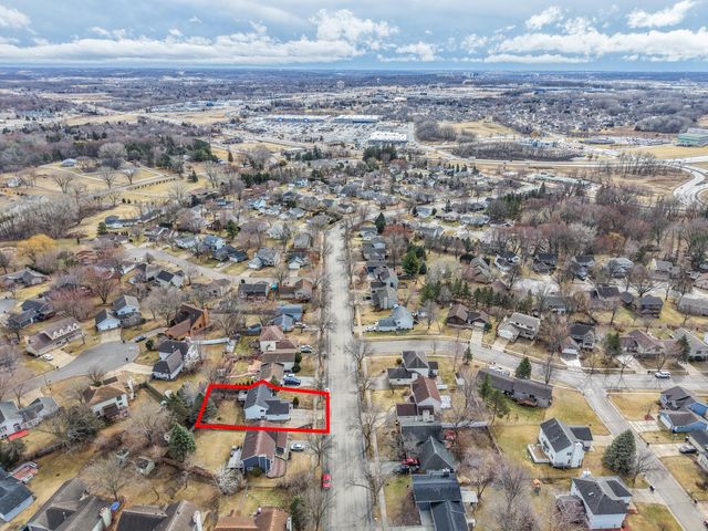 6012 Fairway Dr NW, Rochester, MN 55901