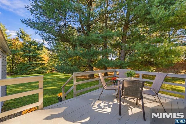 14 Parsons Court, Mahwah, NJ 07430