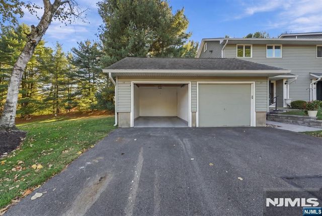 14 Parsons Court, Mahwah, NJ 07430