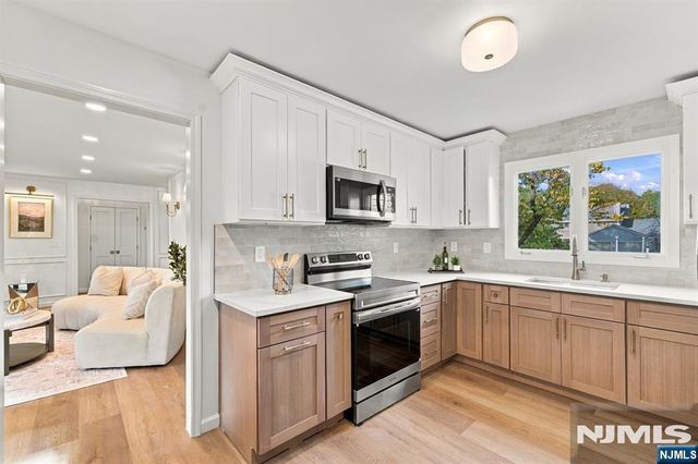 14 Parsons Court, Mahwah, NJ 07430
