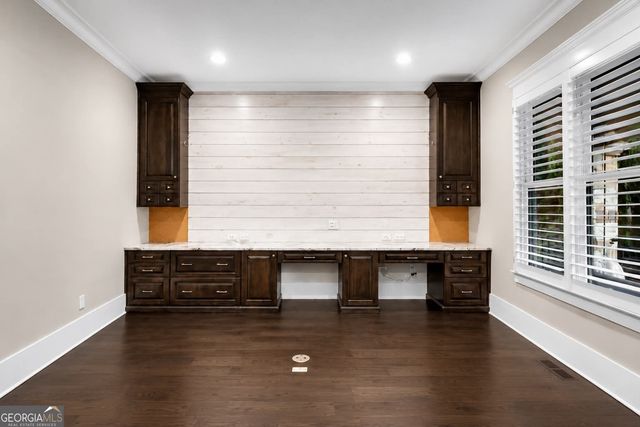 212 Fernwood Place, Woodstock, GA 30188