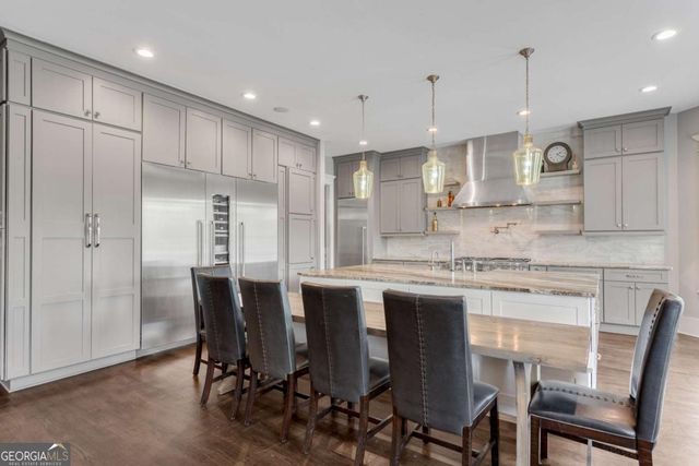 212 Fernwood Place, Woodstock, GA 30188