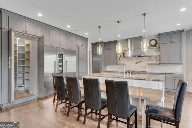 212 Fernwood Place, Woodstock, GA 30188