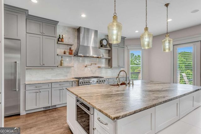 212 Fernwood Place, Woodstock, GA 30188