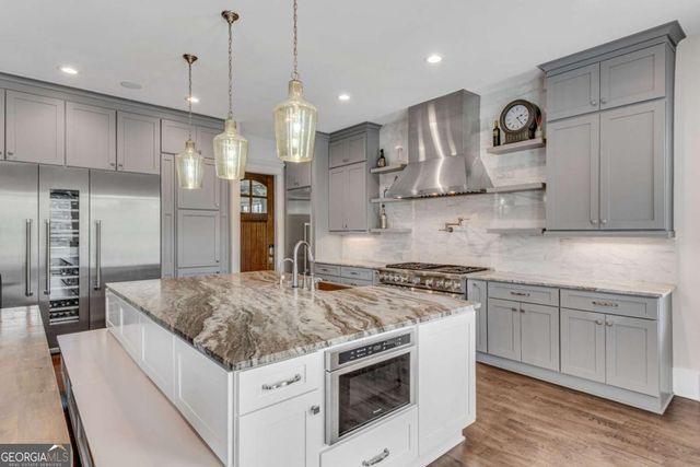 212 Fernwood Place, Woodstock, GA 30188