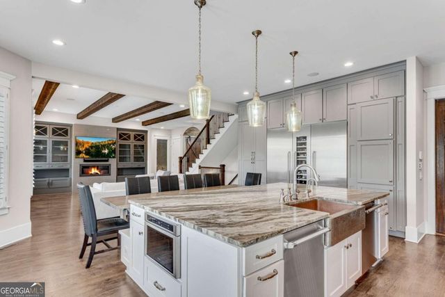 212 Fernwood Place, Woodstock, GA 30188