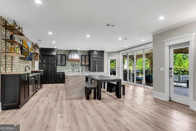 212 Fernwood Place, Woodstock, GA 30188