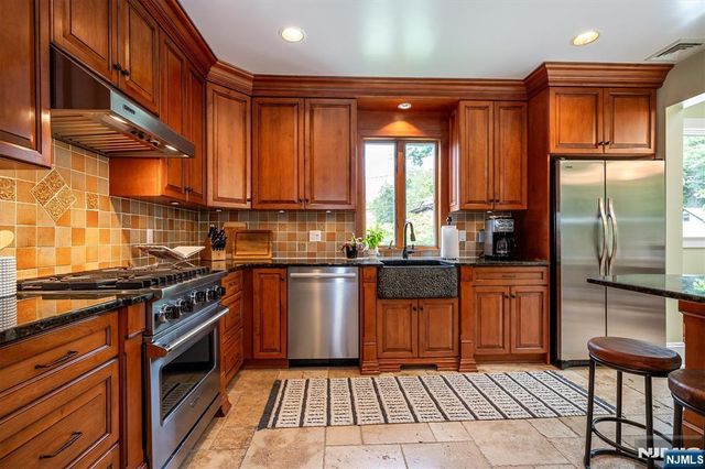 275 Highwood Avenue, Ridgewood, NJ 07450