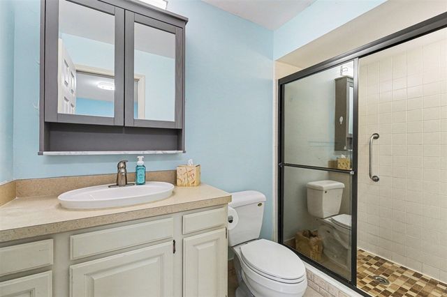 12301 Pinecrest Dr, Plymouth, MI 48170