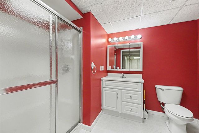 12301 Pinecrest Dr, Plymouth, MI 48170