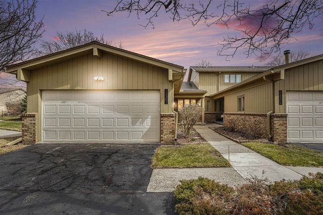 12301 Pinecrest Dr, Plymouth, MI 48170