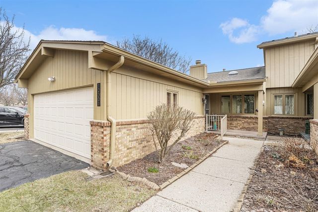 12301 Pinecrest Dr, Plymouth, MI 48170