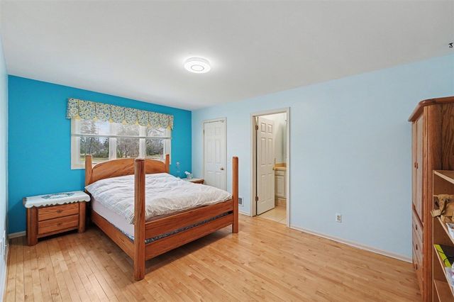 12301 Pinecrest Dr, Plymouth, MI 48170