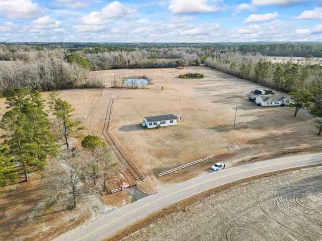 6608 Black Creek Rd., Nichols, SC 29581
