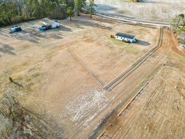 6608 Black Creek Rd., Nichols, SC 29581