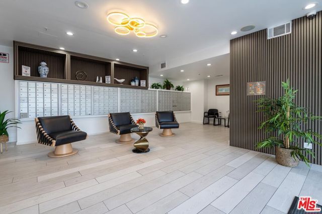 10982 ROEBLING Avenue 429, Los Angeles, CA 90024
