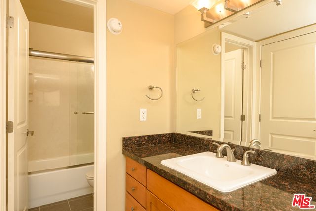 10982 ROEBLING Avenue 429, Los Angeles, CA 90024