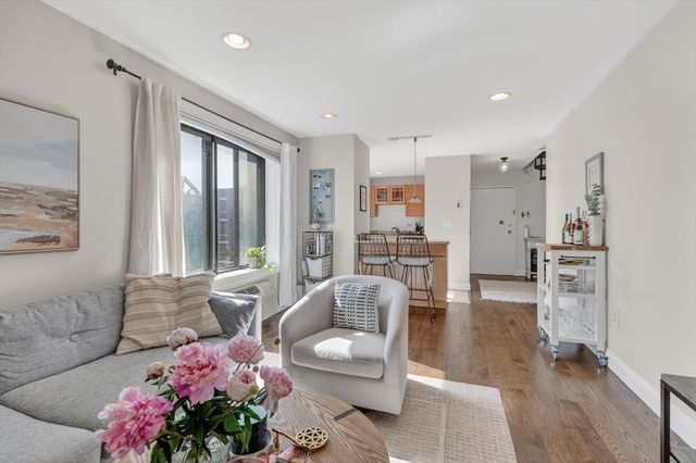 9 Appleton St 310, Boston, MA 02116