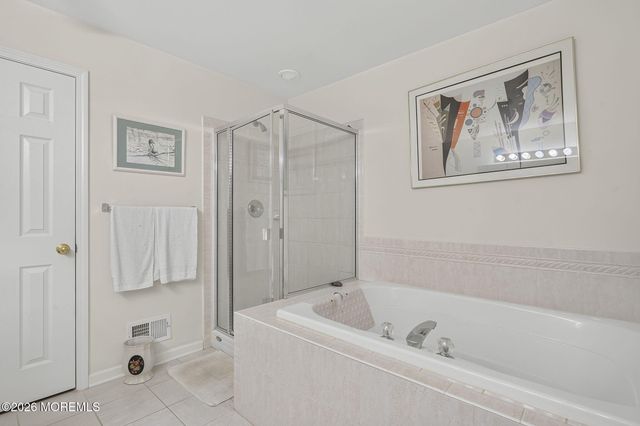 95 Ironwood Court, Middletown, NJ 07748