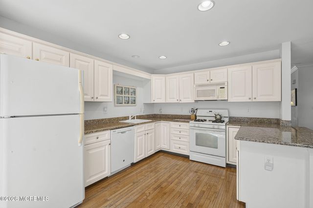 95 Ironwood Court, Middletown, NJ 07748