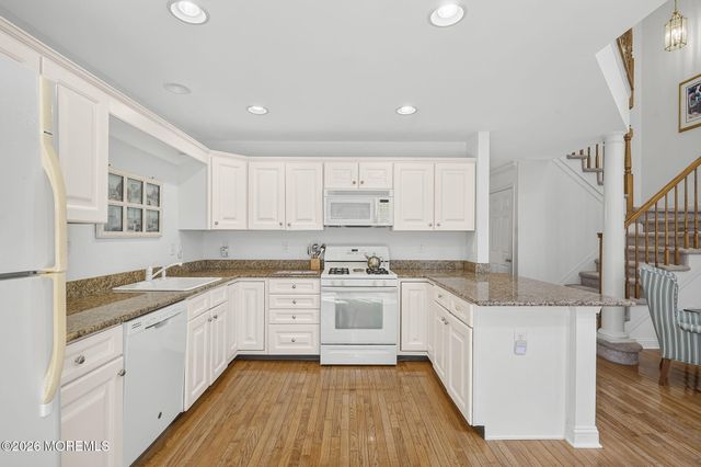 95 Ironwood Court, Middletown, NJ 07748