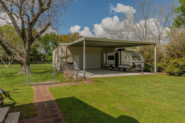 22825 Burrell Wingate Road, Beaumont, TX 77705