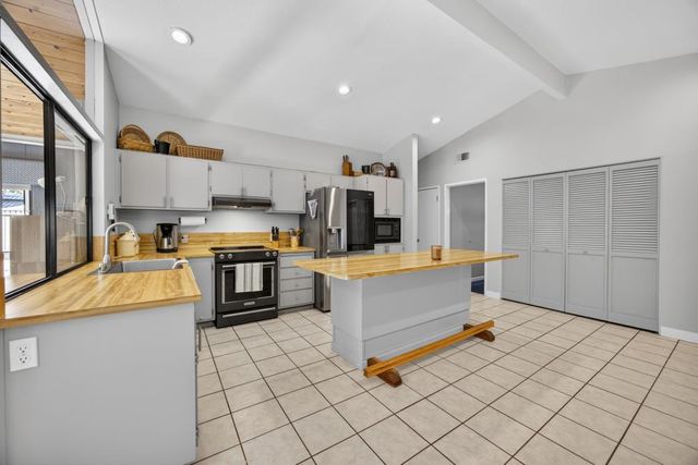 8756 Contemporary Ct, Elk Grove, CA 95624