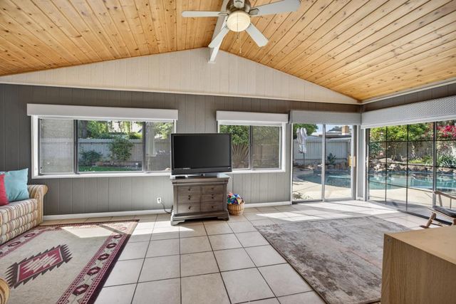 8756 Contemporary Ct, Elk Grove, CA 95624