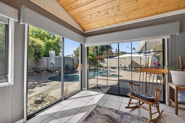 8756 Contemporary Ct, Elk Grove, CA 95624