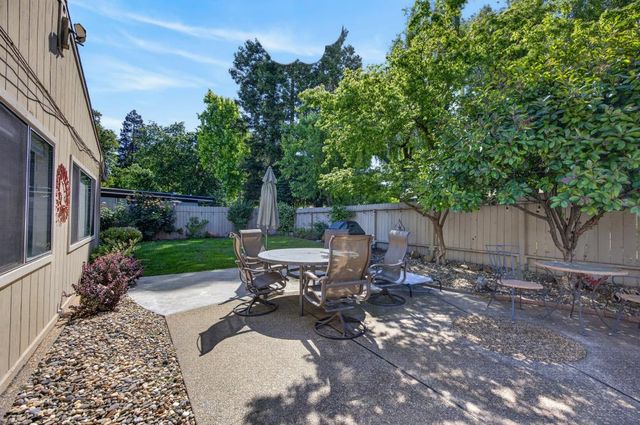 8756 Contemporary Ct, Elk Grove, CA 95624