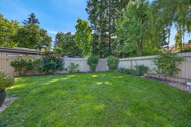 8756 Contemporary Ct, Elk Grove, CA 95624