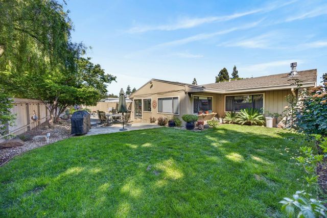 8756 Contemporary Ct, Elk Grove, CA 95624