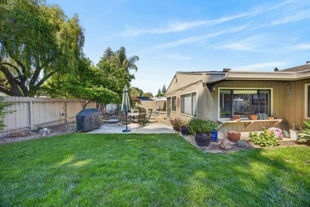 8756 Contemporary Ct, Elk Grove, CA 95624