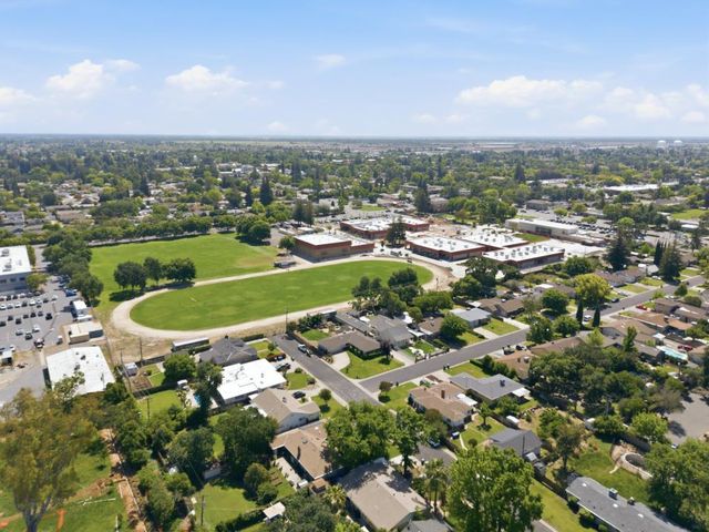 8756 Contemporary Ct, Elk Grove, CA 95624